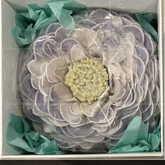 Flower Petal Soap - Picture 1 of 4